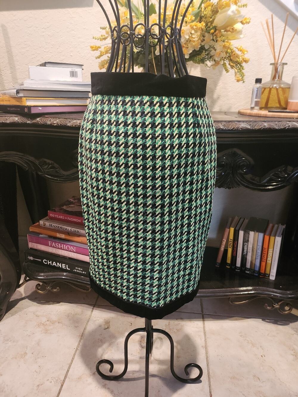 ESCADA Margaretha LEY tweed & velvet SKIRT size 34
